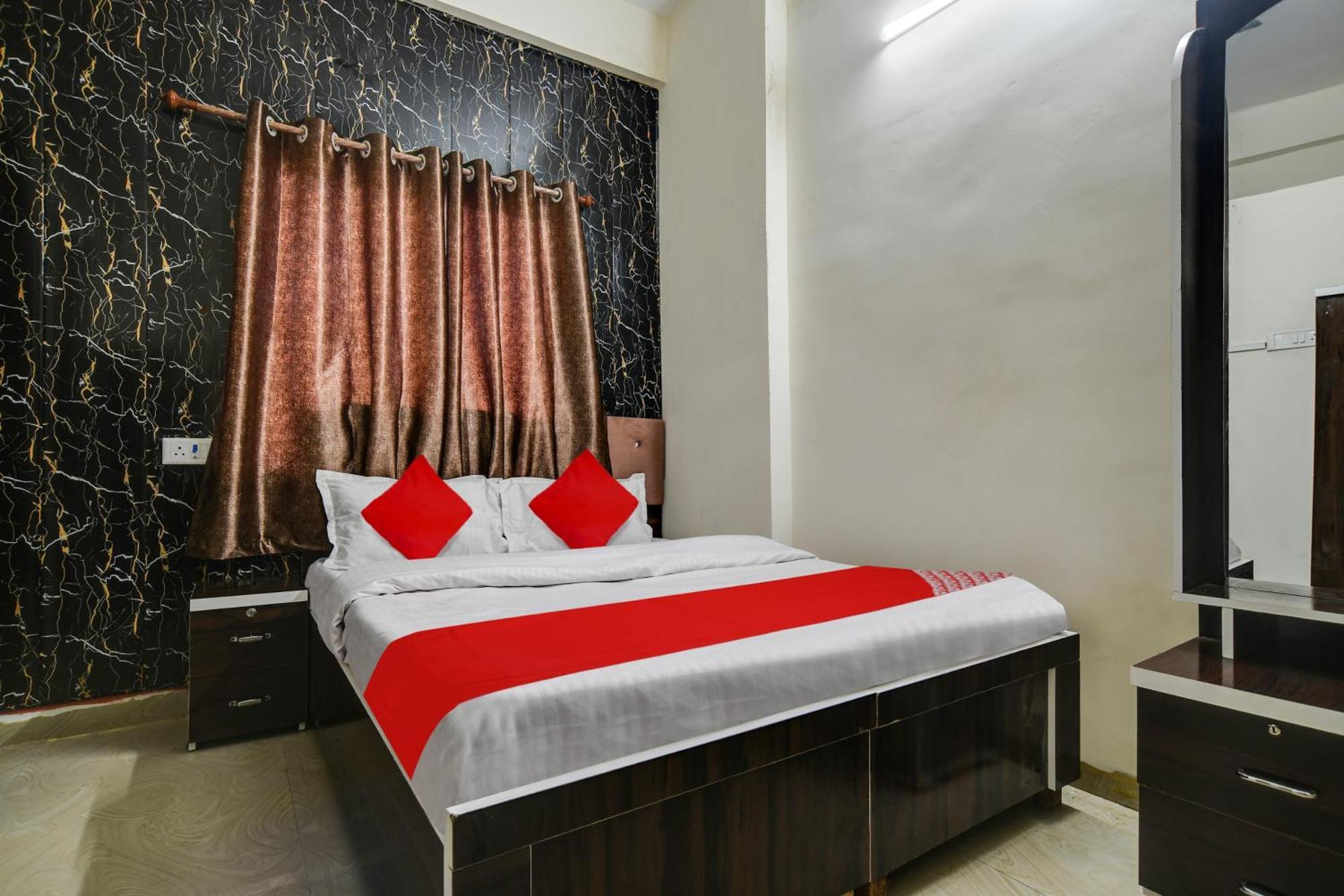 Hotel O Nitya Indaur Kültér fotó