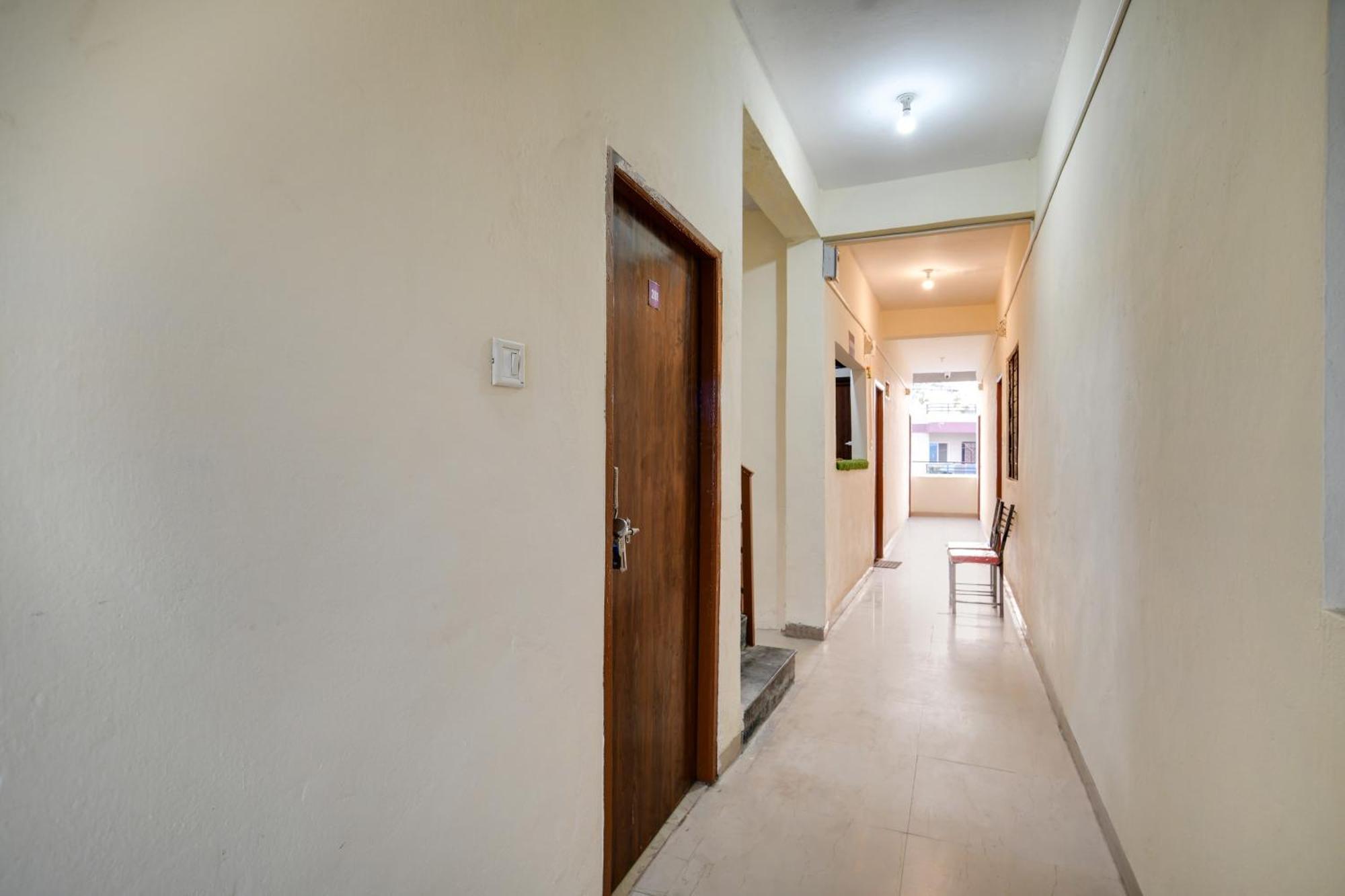 Hotel O Nitya Indaur Kültér fotó