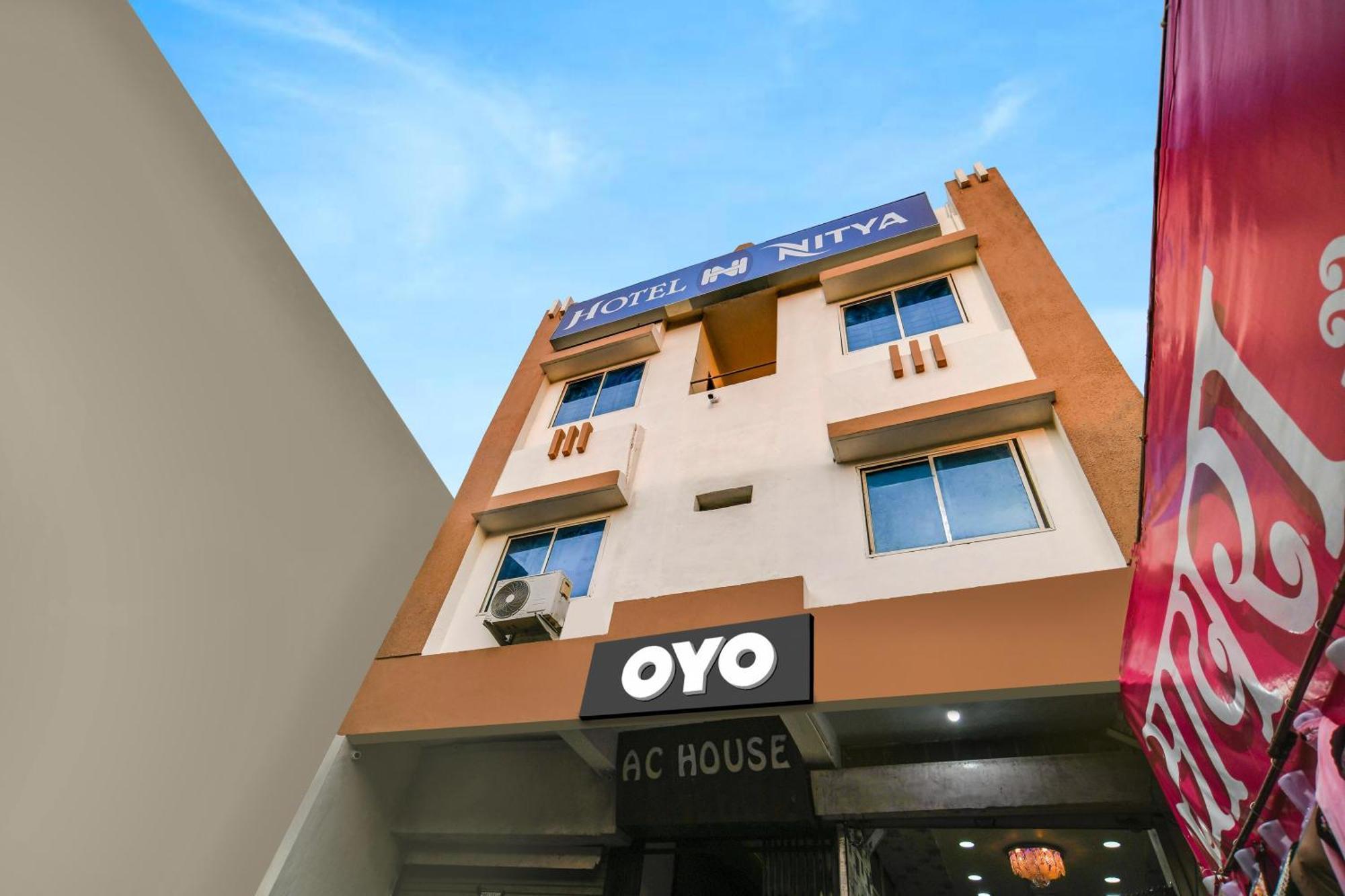Hotel O Nitya Indaur Kültér fotó