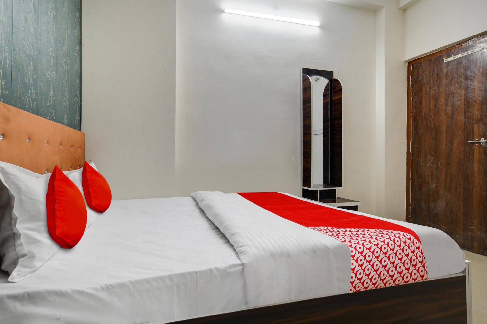 Hotel O Nitya Indaur Kültér fotó