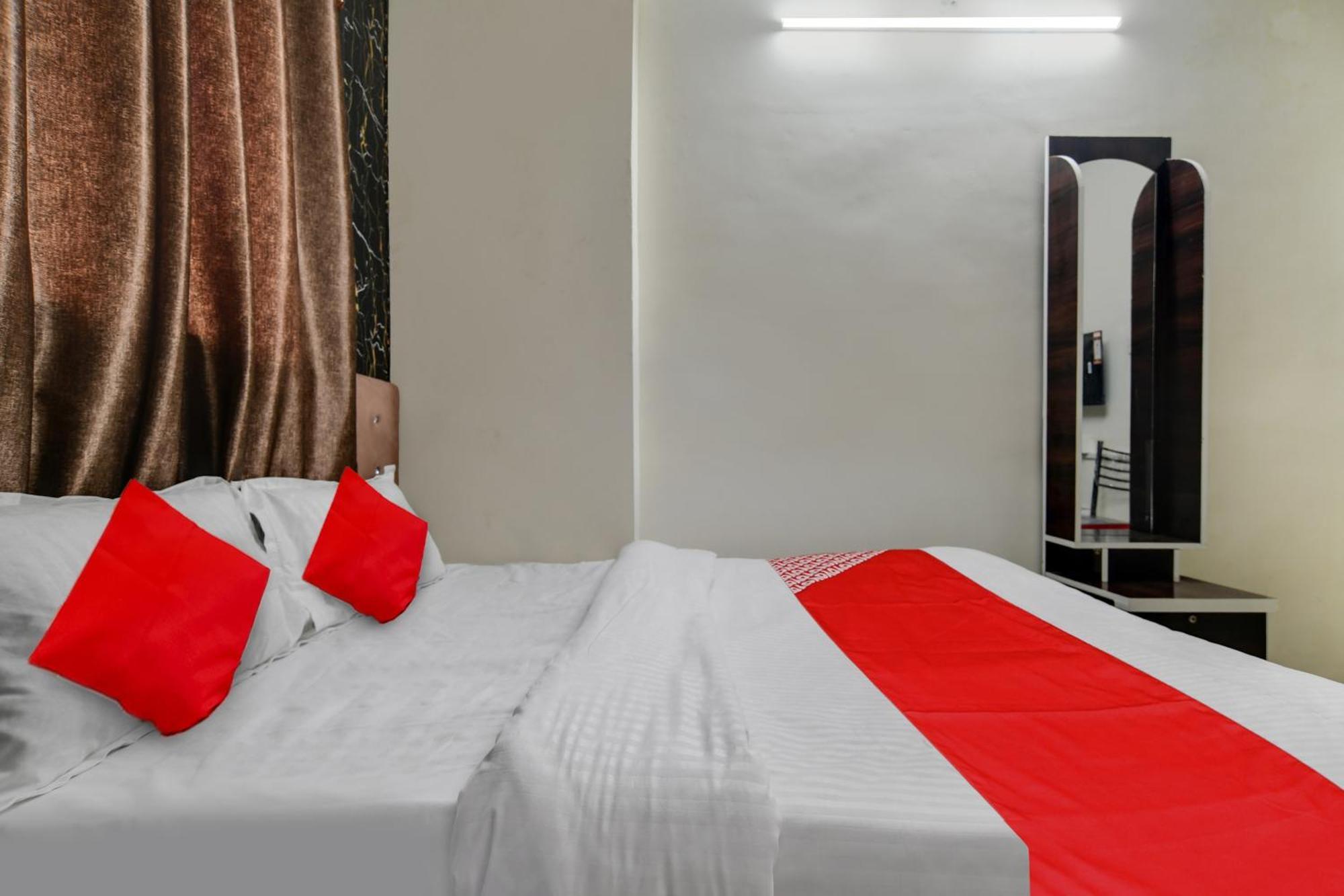 Hotel O Nitya Indaur Kültér fotó